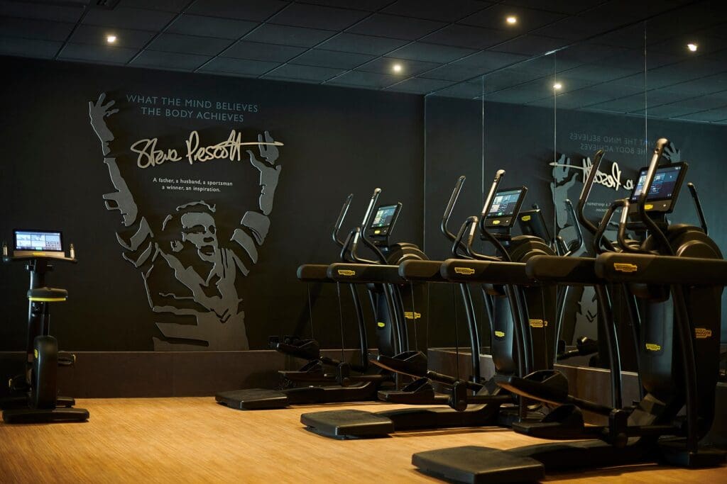 gym signage by vinyline