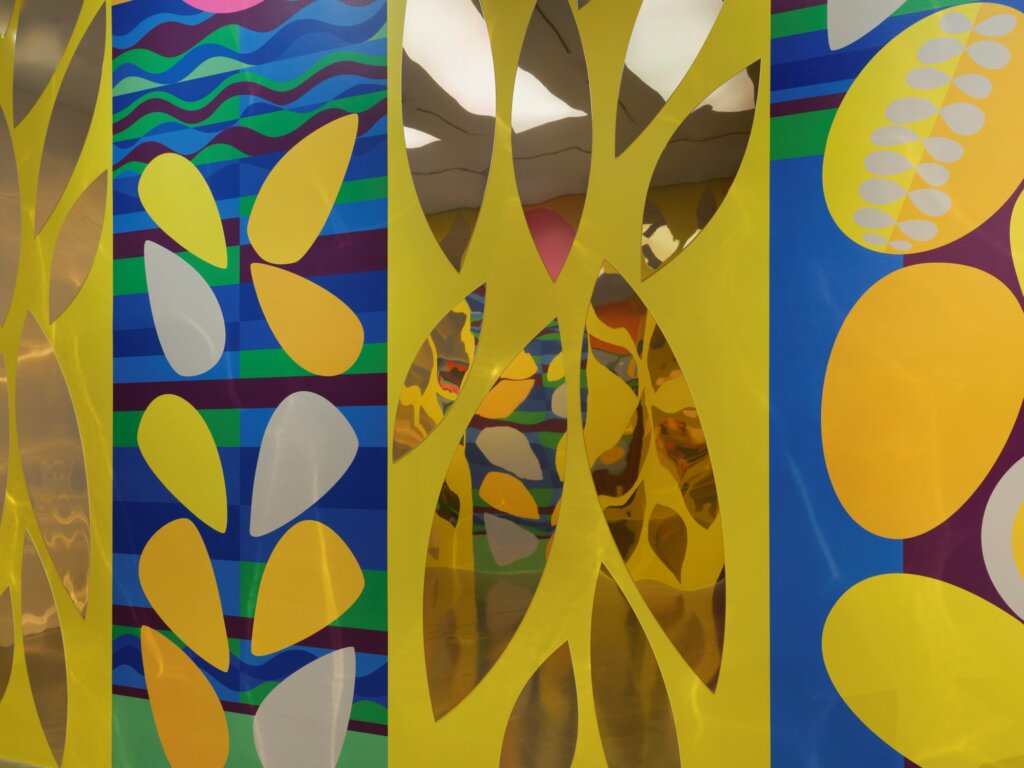 Beatriz Milhazes Além do Horizonte, Mason's Yard, White Cube, London