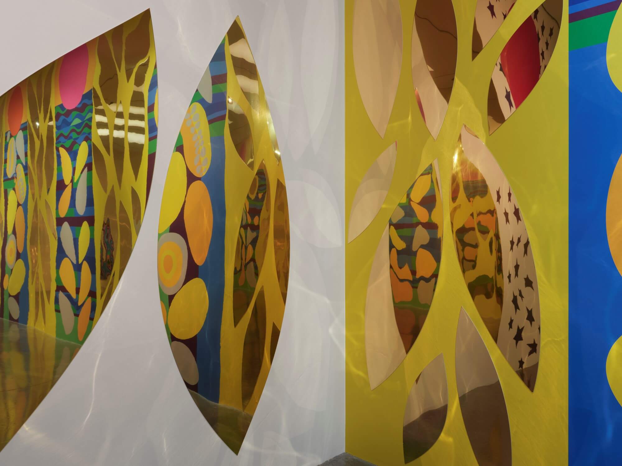 Beatriz Milhazes Além do Horizonte, Mason's Yard, White Cube, London