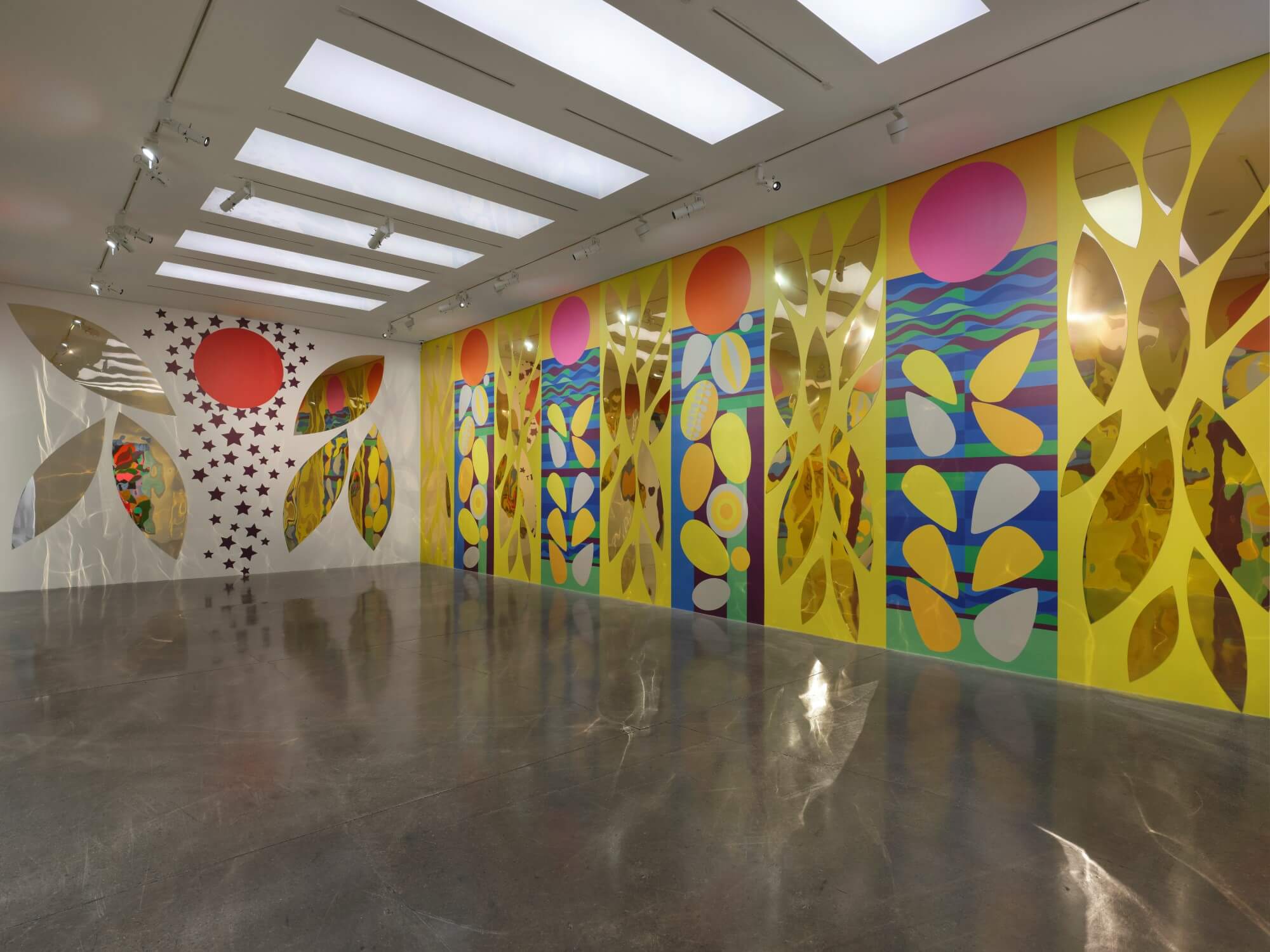 Beatriz Milhazes Além do Horizonte, Mason's Yard, White Cube, London