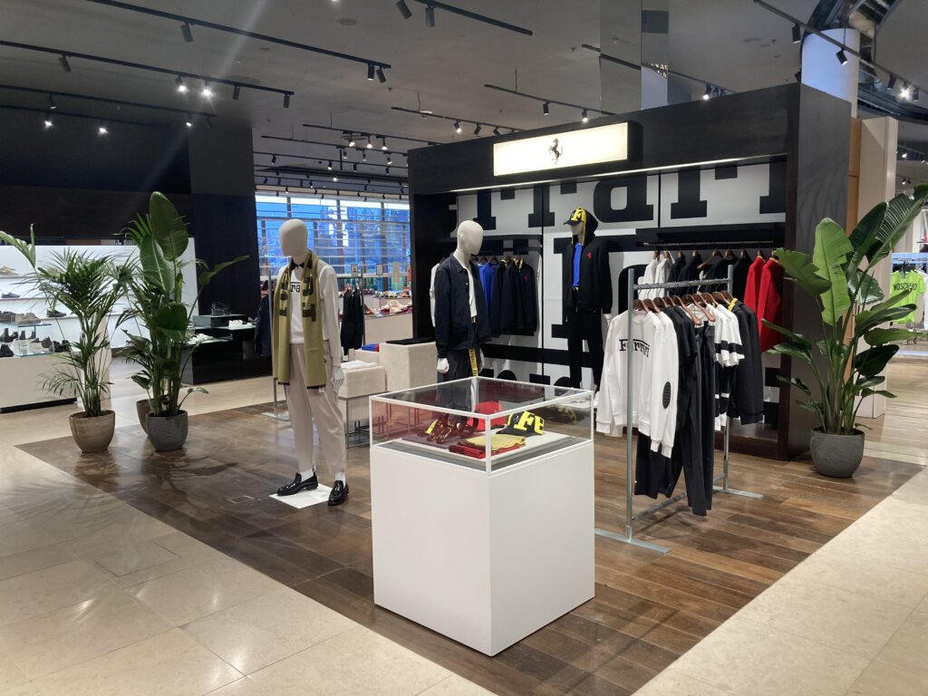 pop-up retail display