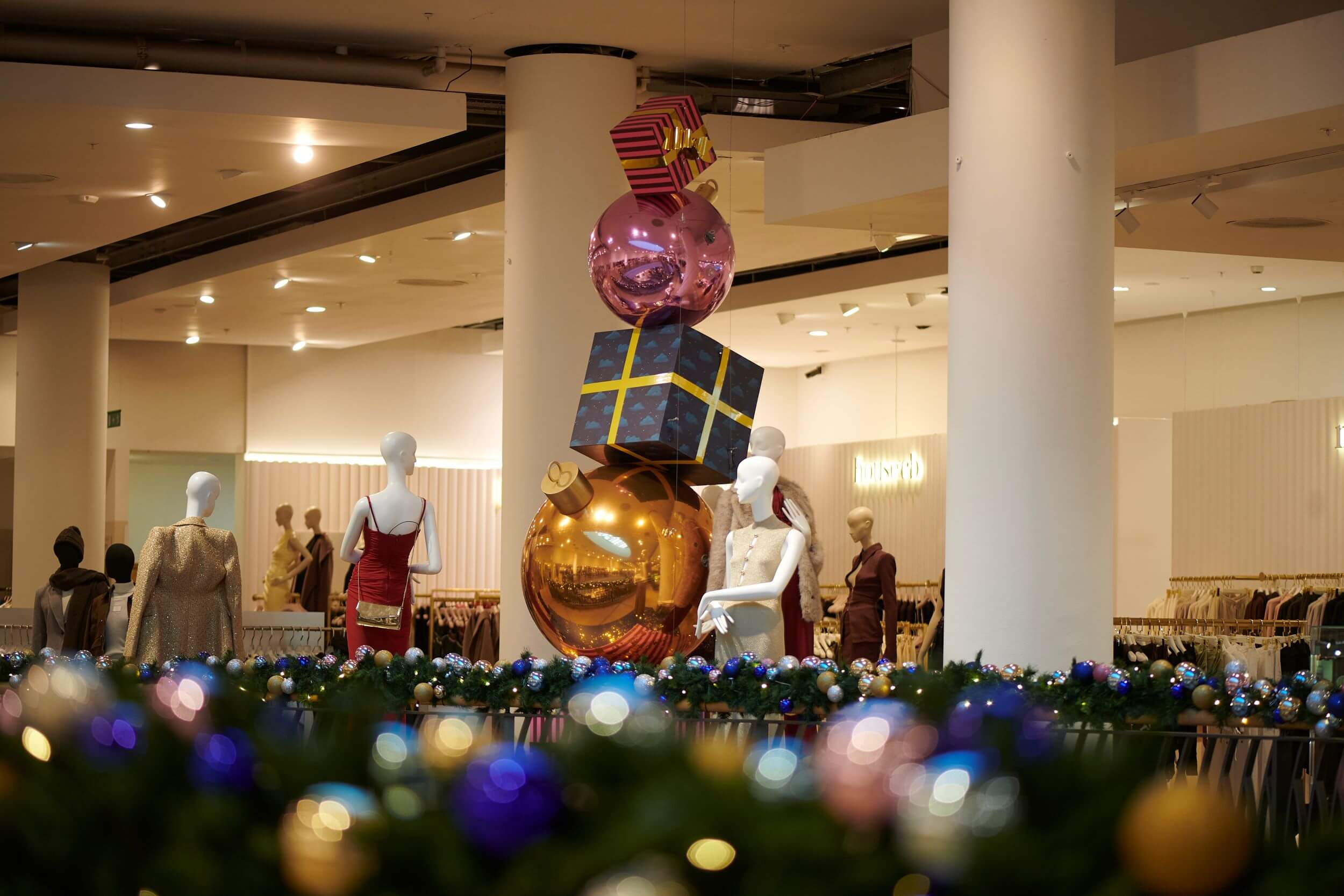 vinyline built this present structure using digitally printed boxes