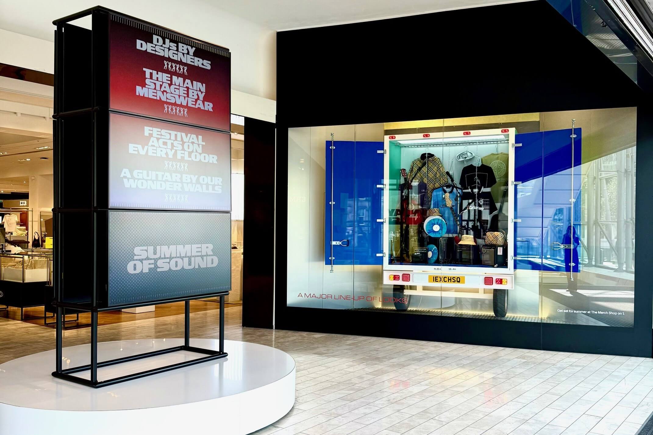 creating instagrammable moments for retail stores, truck build by Vinyline for Selfridges window